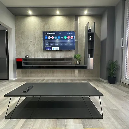 Modern 5 Min Walk To Center 55 Smart Tv Netflix Youtube 2 Balconies Parking Apartmán Topolcany