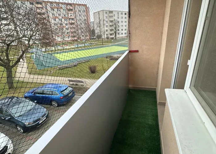 Modern 5 Min Walk To Center 55 Smart Tv Netflix Youtube 2 Balconies Parking * Topolcany